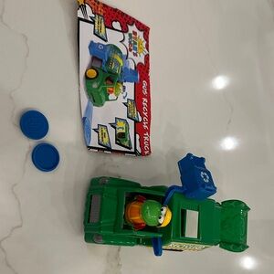 Gus’ Ryan world recycle truck